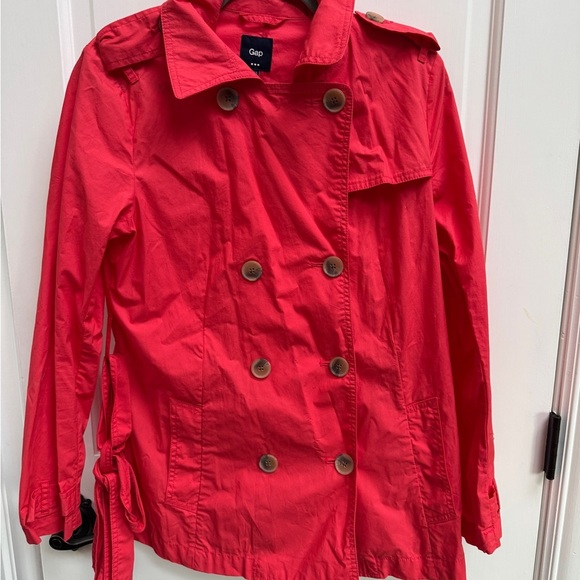NWOT Gap Women’s Medium Coral Trenchcoat Raincoat - Picture 2 of 6